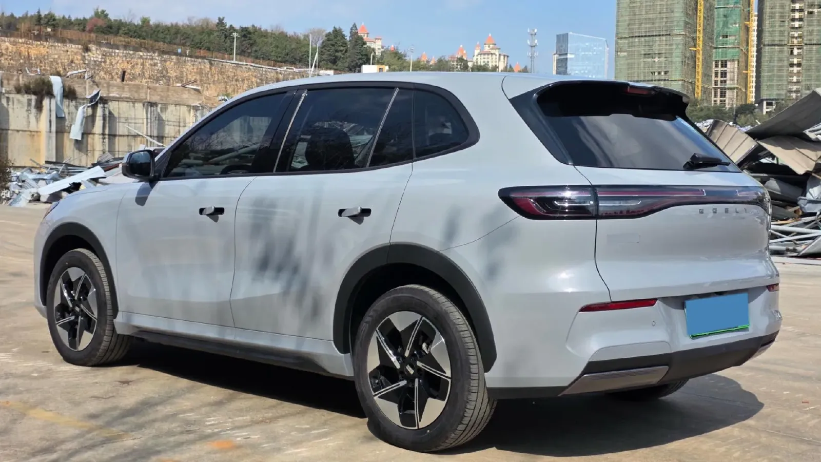 2024 Geely Emgrand L HiP 1.5T 181HP L4 3DHT PHEV 15.5KWH,autocango,china used car exporter,china ev exporter,chinese used car exporter,chinese used ev exporter