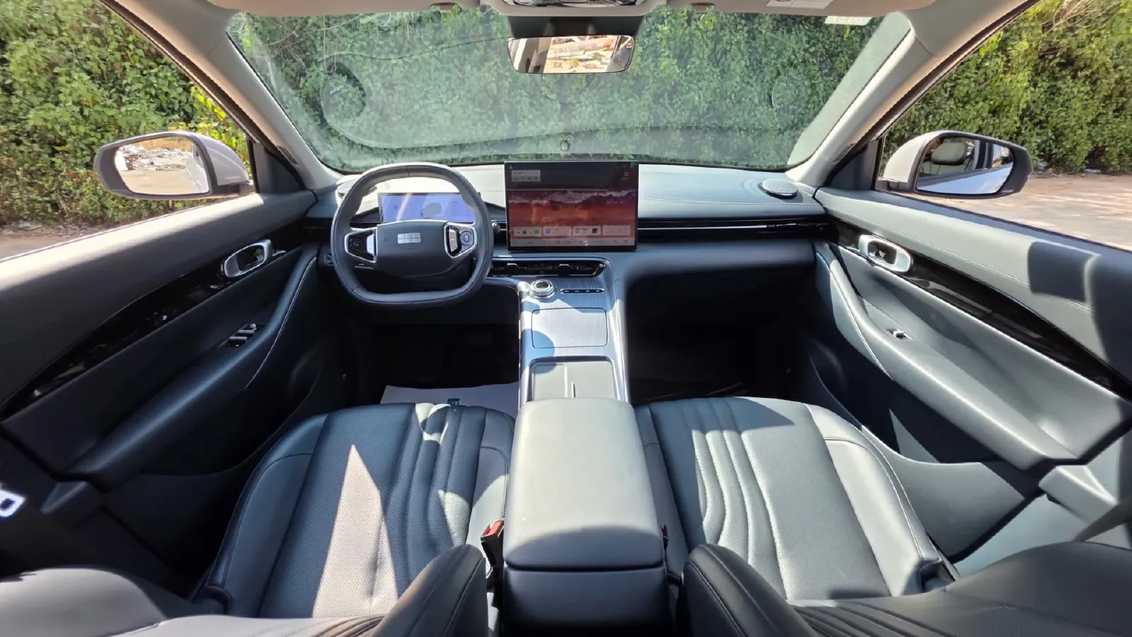 2024 Geely Emgrand L HiP 1.5T 181HP L4 3DHT PHEV 15.5KWH,autocango,china used car exporter,china ev exporter,chinese used car exporter,chinese used ev exporter