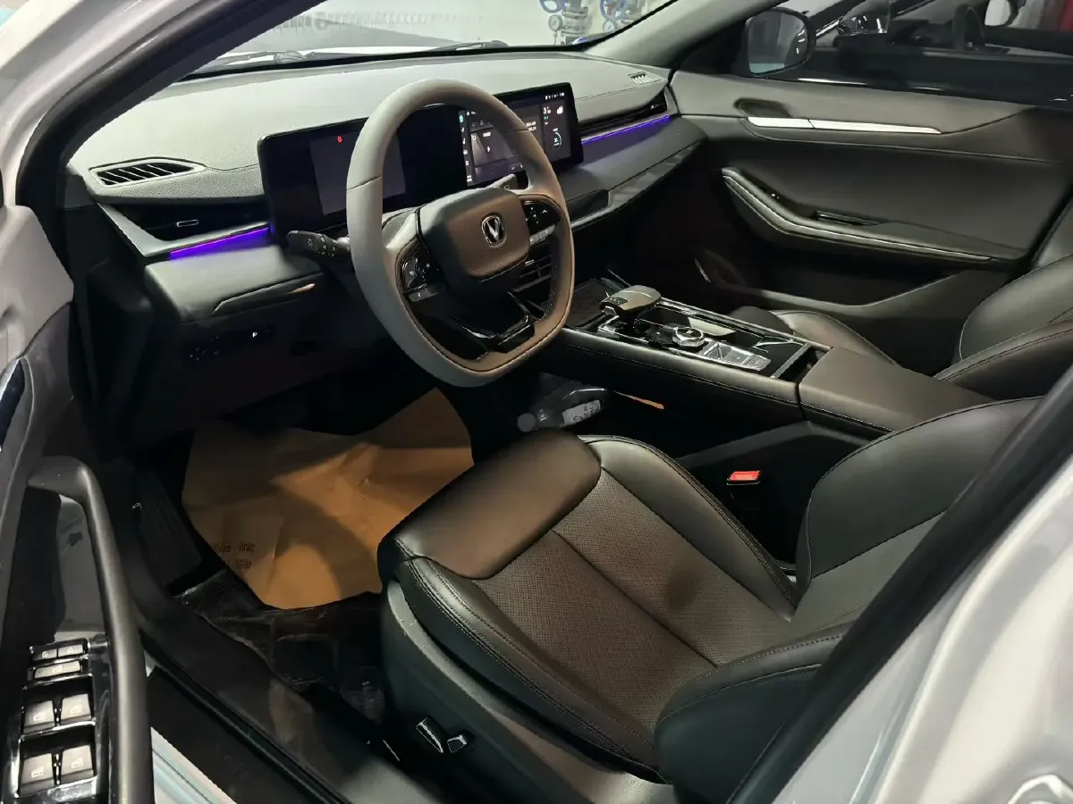 2023 ChangAn Raeton Plus 1.5T 188HP L4 7DCT,autocango,china used car exporter,china ev exporter,chinese used car exporter,chinese used ev exporter