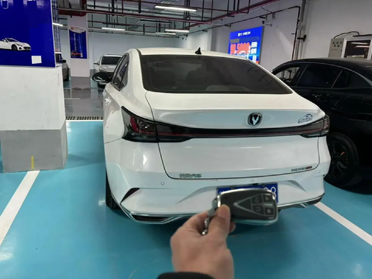 2023 ChangAn Raeton Plus 1.5T 188HP L4 7DCT,autocango,china used car exporter,china ev exporter,chinese used car exporter,chinese used ev exporter