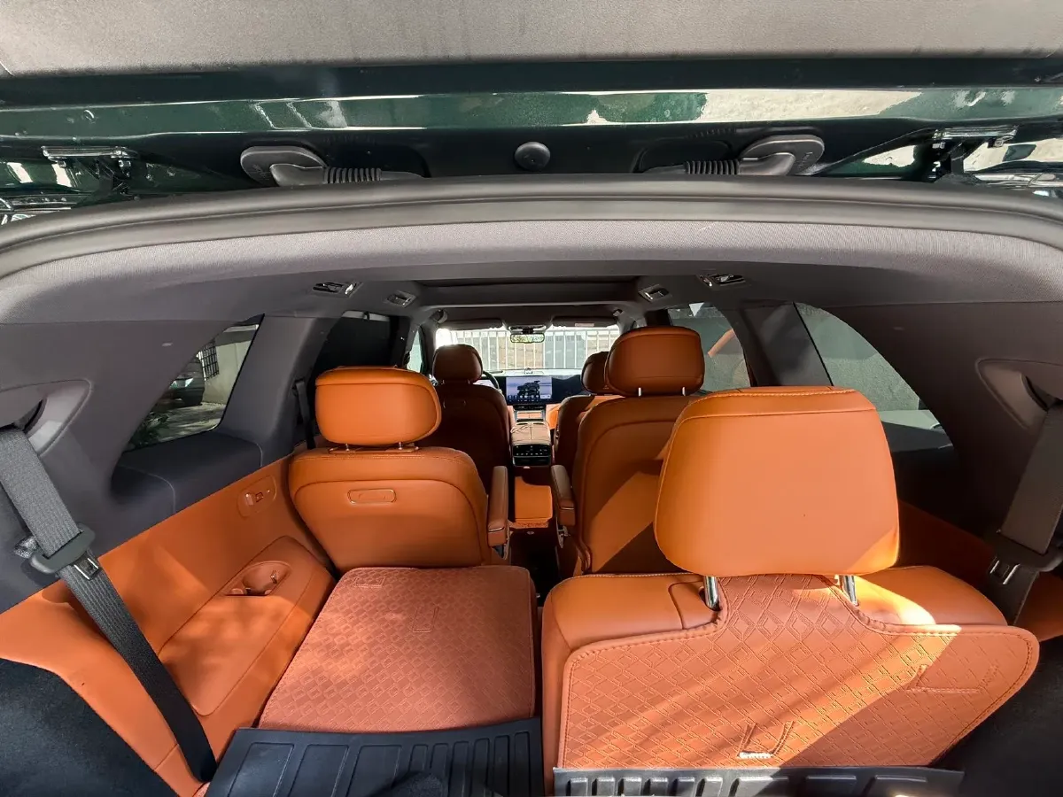 2025 AITO AITO M8 BEV,autocango,china used car exporter,china ev exporter,chinese used car exporter,chinese used ev exporter