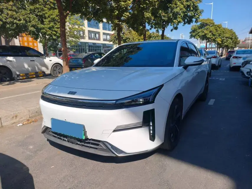 2023 Geely Galaxy L6 1.5T 163HP L4 3DHT PHEV