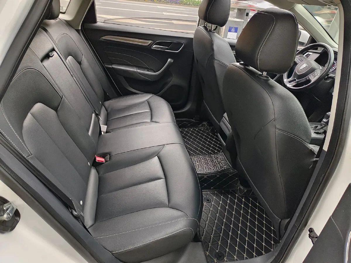 2018 HuangHai JiaoLong 2.4L 143HP L4 5AT,autocango,china used car exporter,china ev exporter,chinese used car exporter,chinese used ev exporter