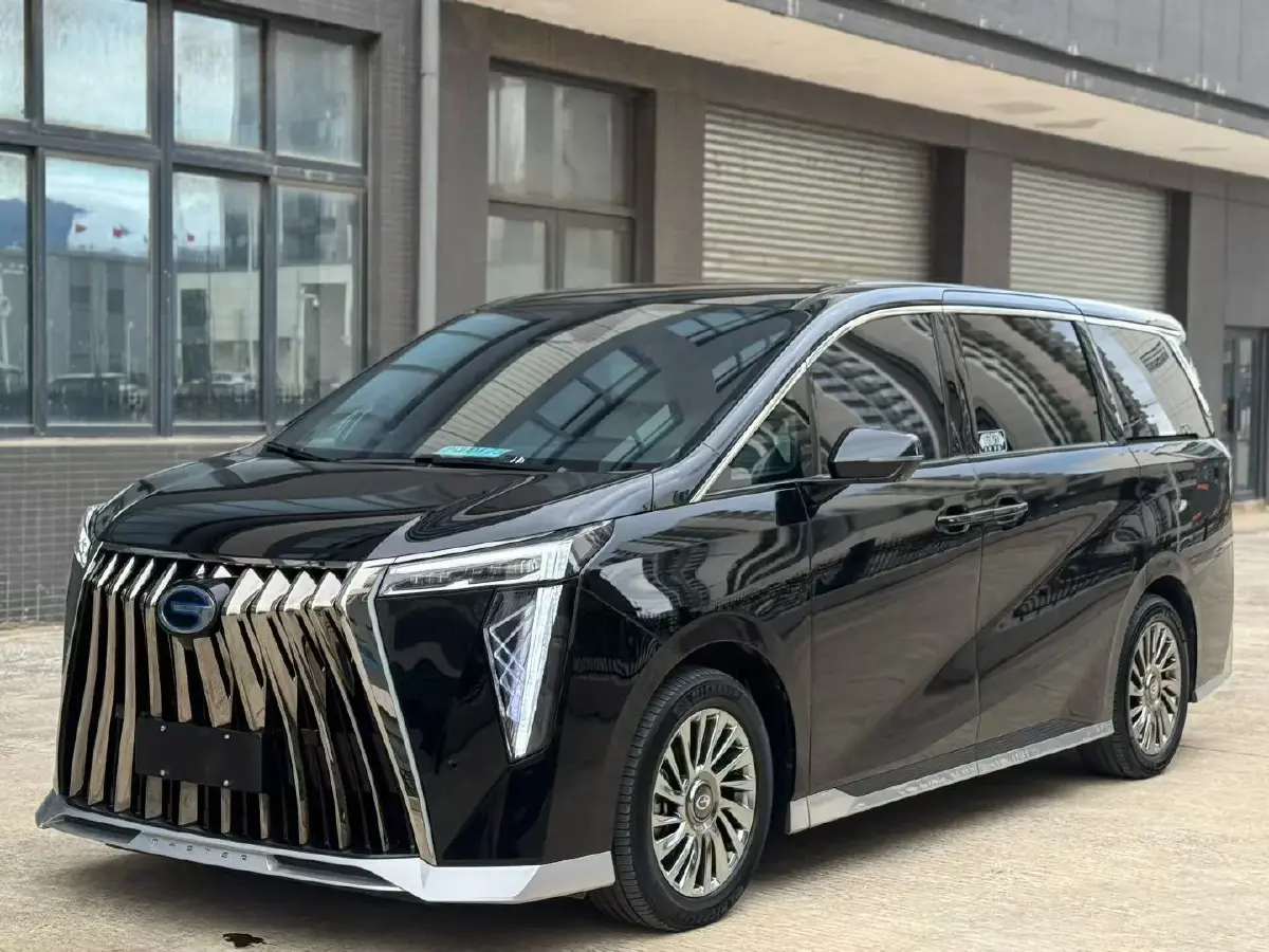 2023 GAC Trumpchi M8 2.0T 190HP L4 E-CVT Hybrid