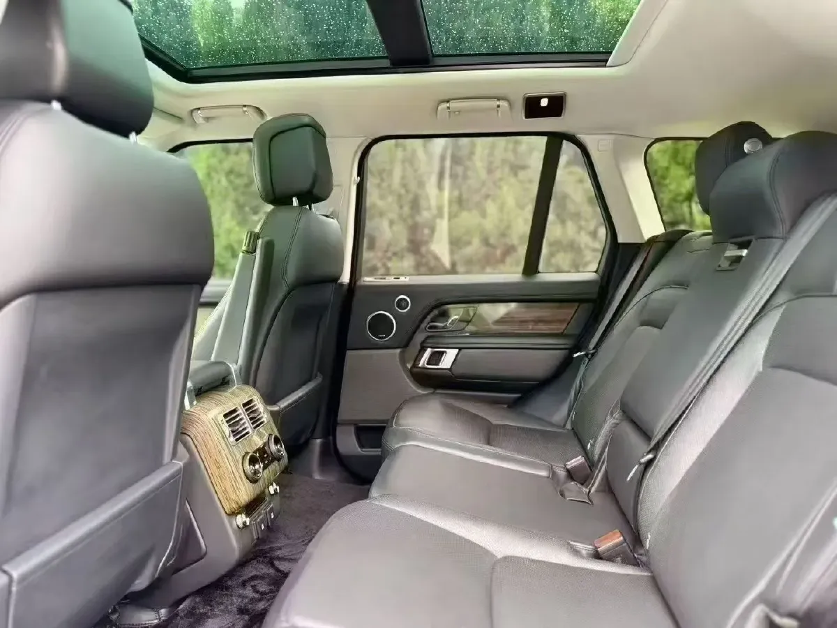 2019 BMW 7 Series 3.0T 340HP L6 8AT,autocango,china used car exporter,china ev exporter,chinese used car exporter,chinese used ev exporter