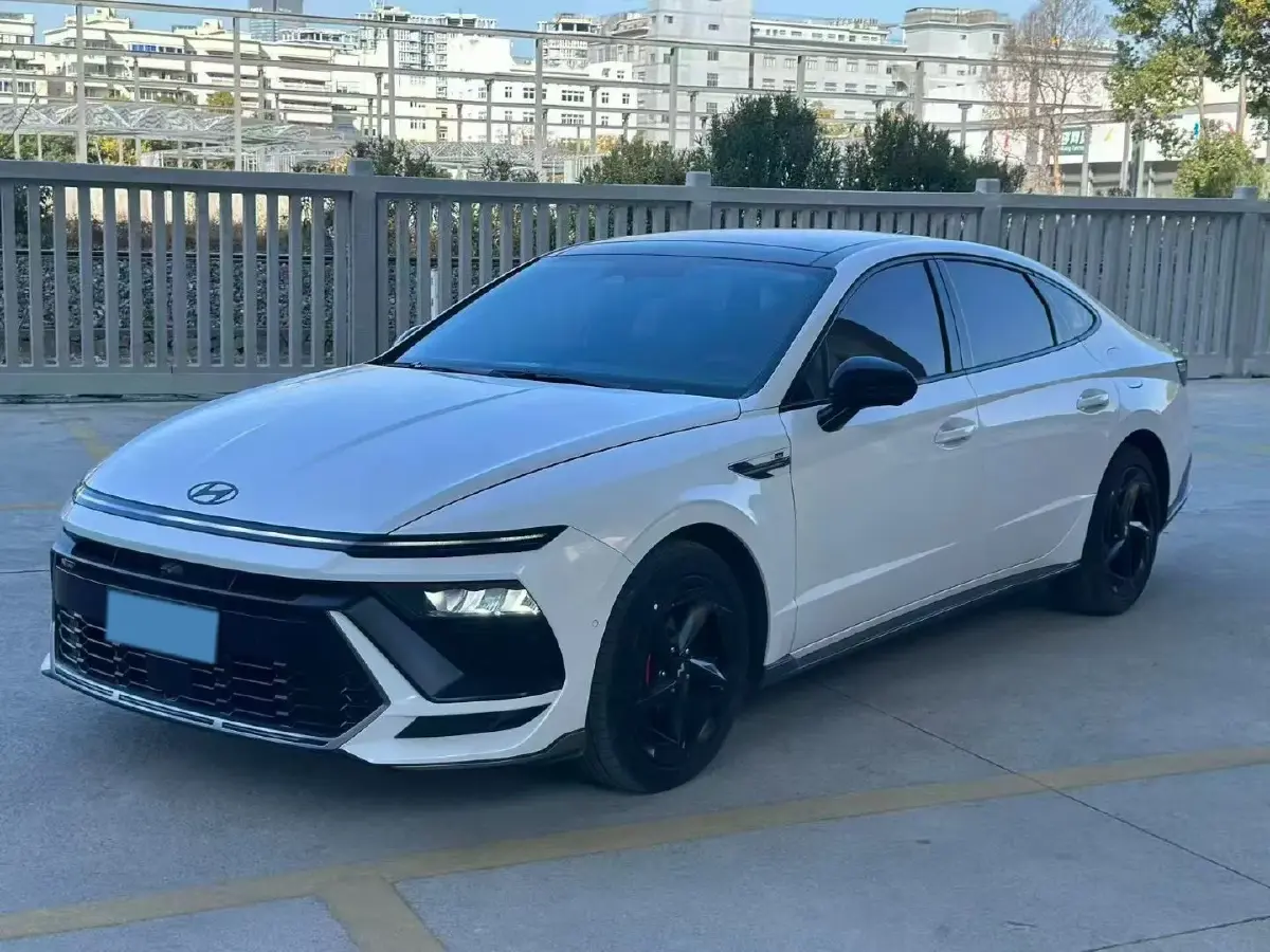 2024 Hyundai Sonata 2.0T 250HP L4 8AT