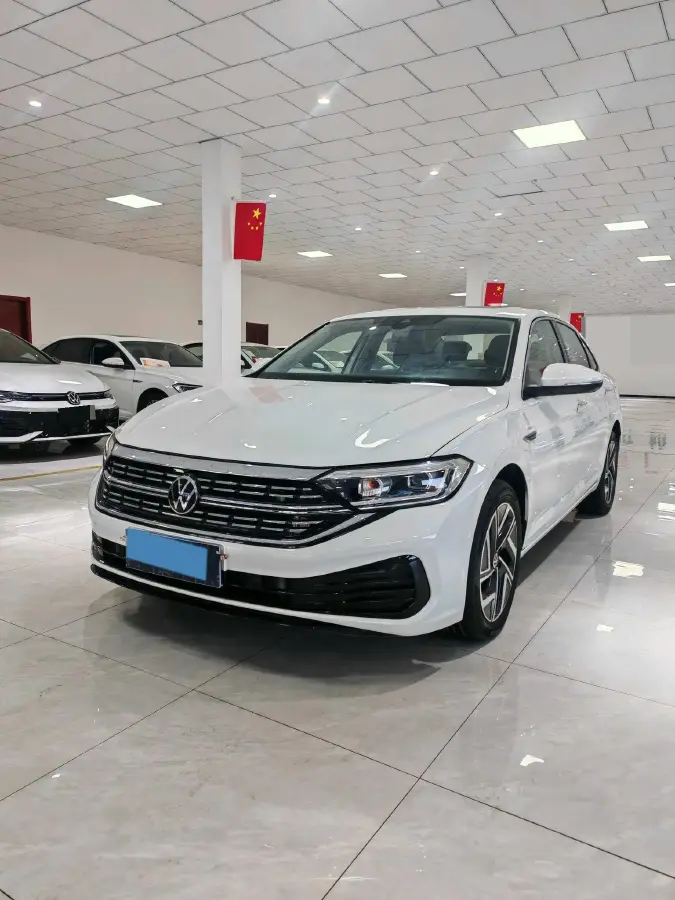 2023 Volkswagen Sagitar 1.5T 160HP L4 7DCT