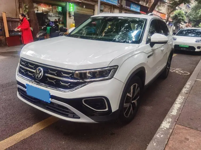 2023 Volkswagen Tayron 2.0T 186HP L4 7DCT