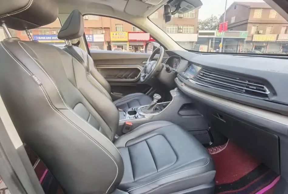 2018 Haval H5 Class 2.0T 190HP L4 6MT,autocango,china used car exporter,china ev exporter,chinese used car exporter,chinese used ev exporter