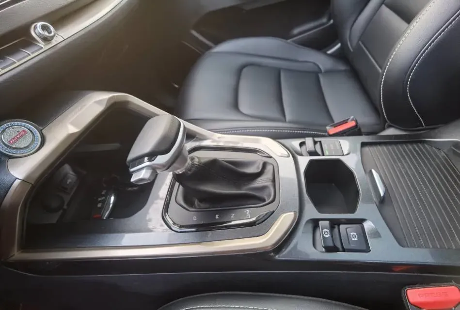 2018 Haval H5 Class 2.0T 190HP L4 6MT,autocango,china used car exporter,china ev exporter,chinese used car exporter,chinese used ev exporter