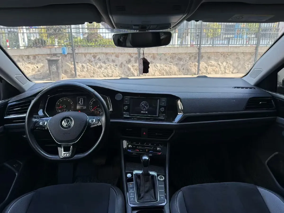 2019 Luxgen Grand 7 MPV 2.0T 188HP L4 6AT,autocango,china used car exporter,china ev exporter,chinese used car exporter,chinese used ev exporter