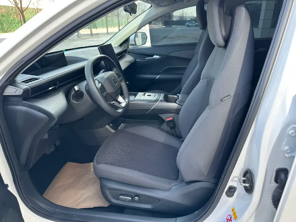 2025 ChangAn EadoPHEV 1.5L 98HP L4 E-CVT PHEV,autocango,china used car exporter,china ev exporter,chinese used car exporter,chinese used ev exporter