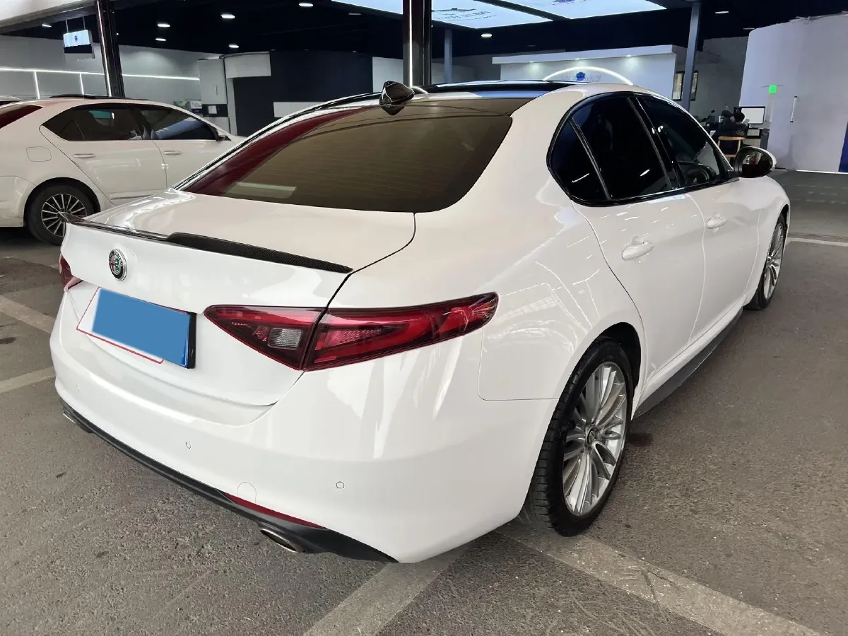 2017 Ford Mustang 2.3T 314HP L4 6AT,autocango,china used car exporter,china ev exporter,chinese used car exporter,chinese used ev exporter