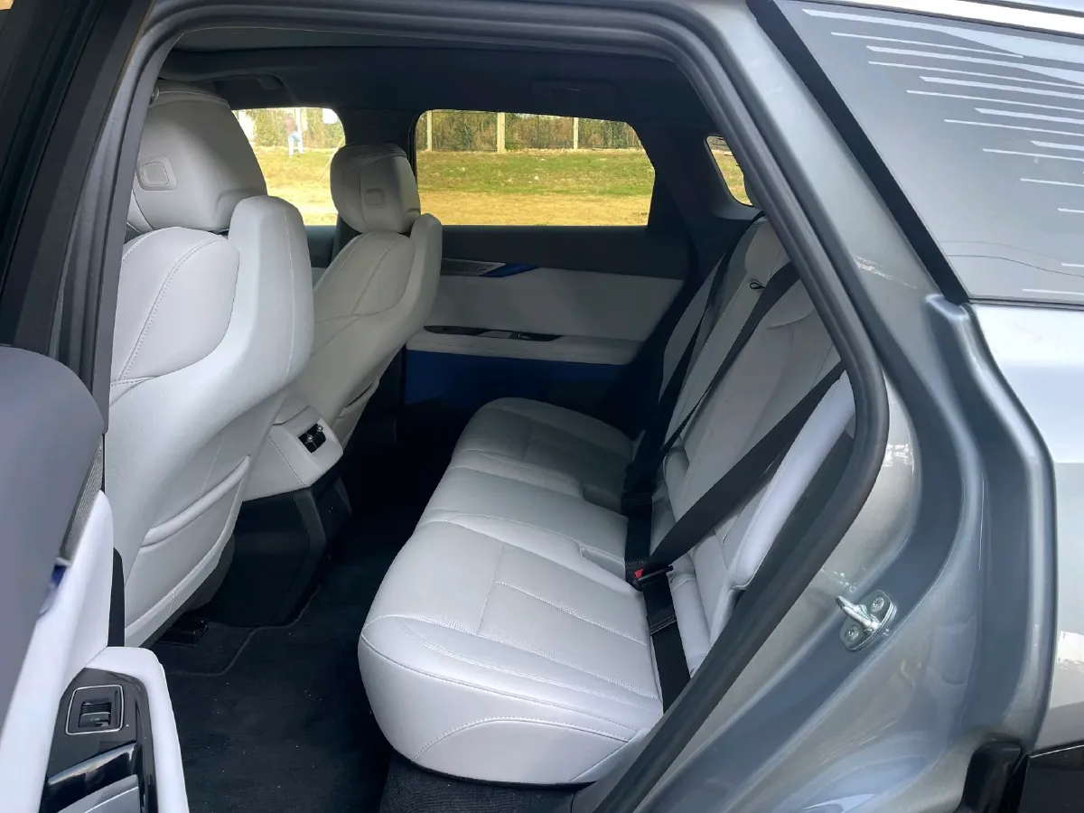 2024 Cadillac OPTIQ BEV 68.4KWH,autocango,china used car exporter,china ev exporter,chinese used car exporter,chinese used ev exporter