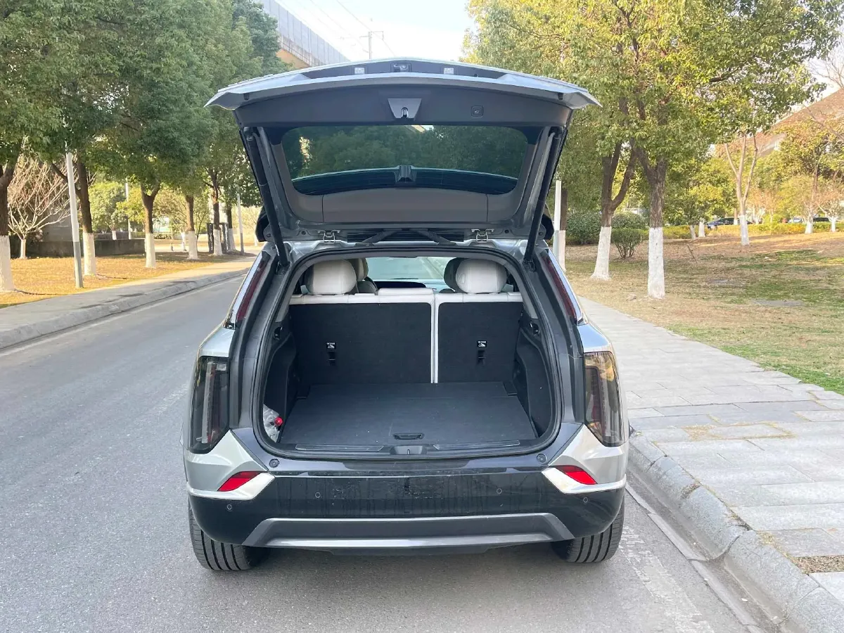 2024 Cadillac OPTIQ BEV 68.4KWH,autocango,china used car exporter,china ev exporter,chinese used car exporter,chinese used ev exporter