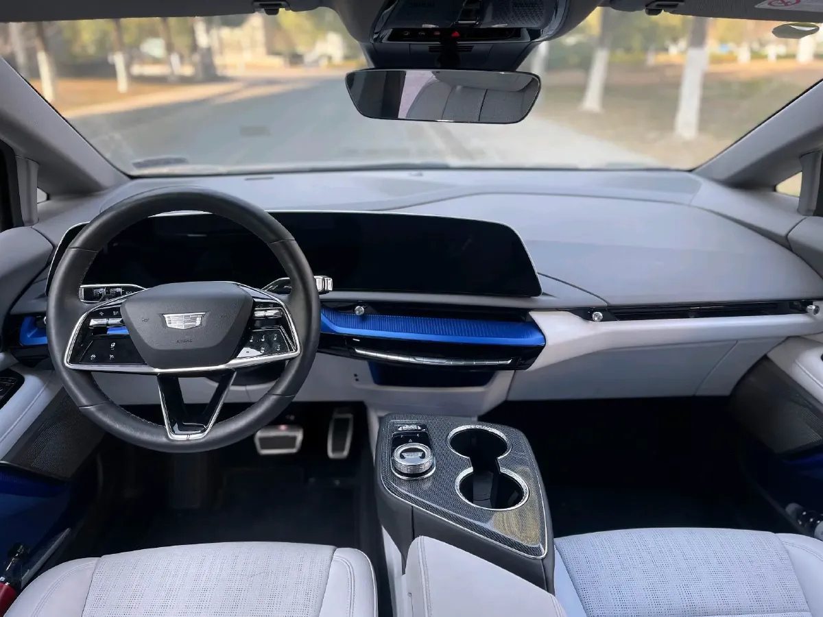 2024 Cadillac OPTIQ BEV 68.4KWH,autocango,china used car exporter,china ev exporter,chinese used car exporter,chinese used ev exporter