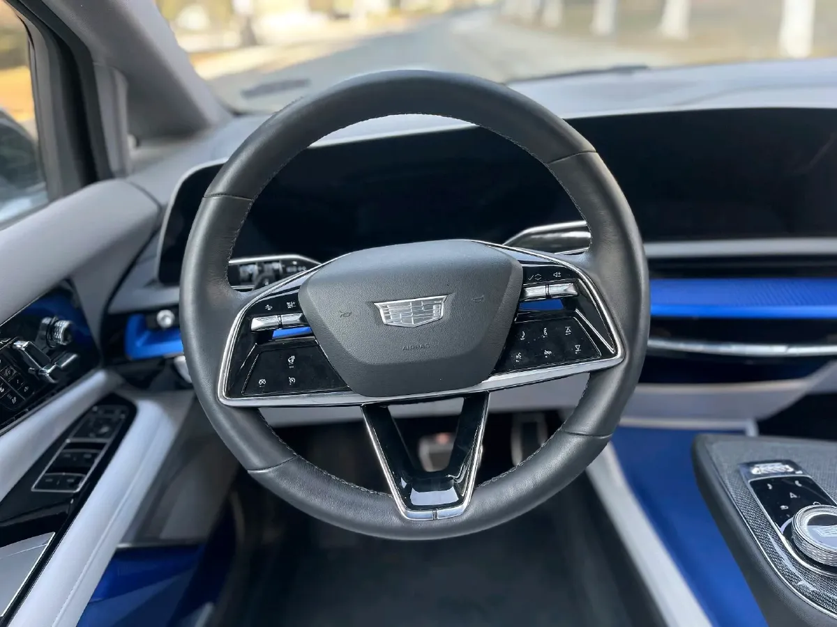 2024 Cadillac OPTIQ BEV 68.4KWH,autocango,china used car exporter,china ev exporter,chinese used car exporter,chinese used ev exporter