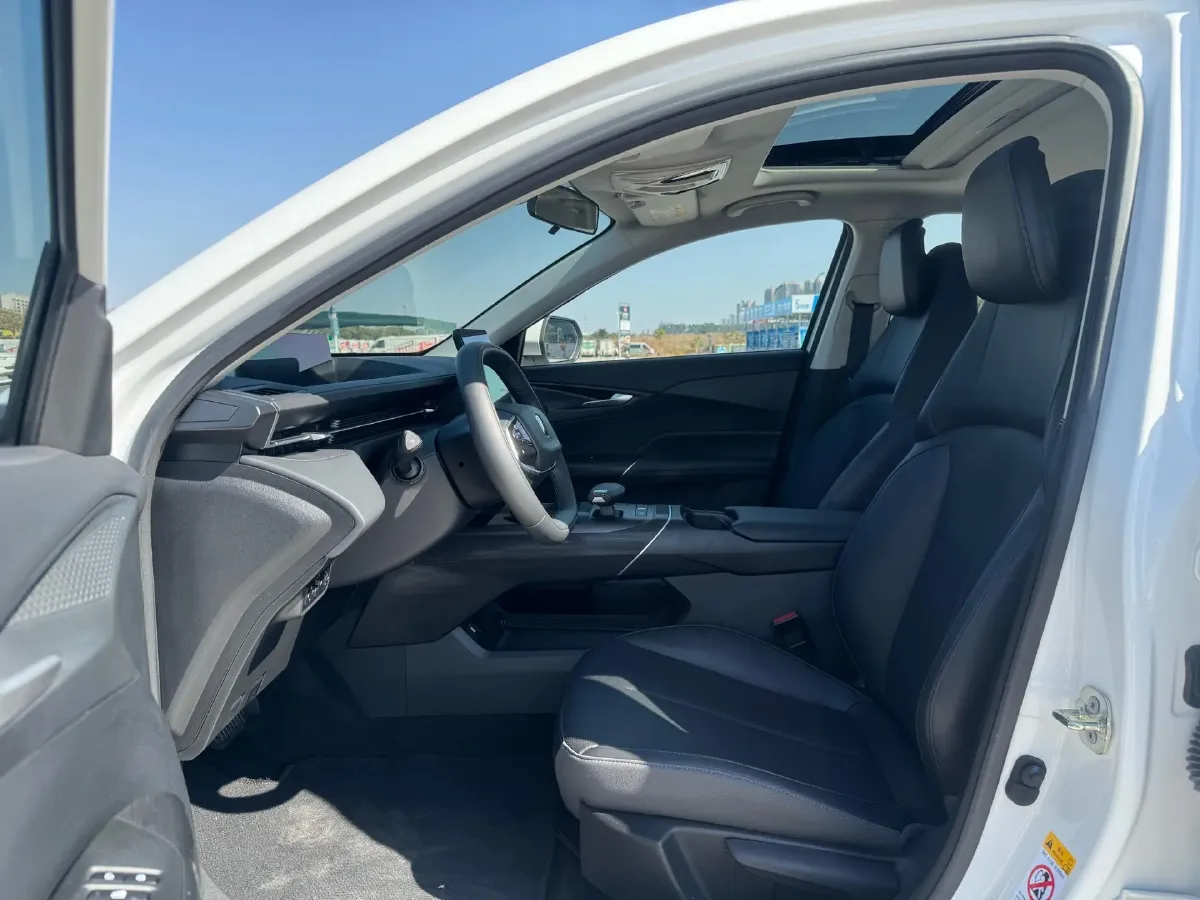 2023 ChangAn Lamore 1.5T 170HP L4 7DCT,autocango,china used car exporter,china ev exporter,chinese used car exporter,chinese used ev exporter