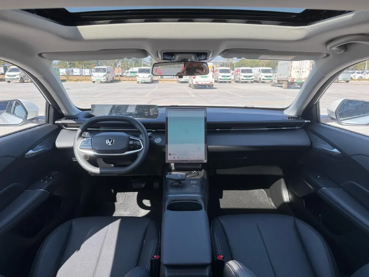 2023 ChangAn Lamore 1.5T 170HP L4 7DCT,autocango,china used car exporter,china ev exporter,chinese used car exporter,chinese used ev exporter