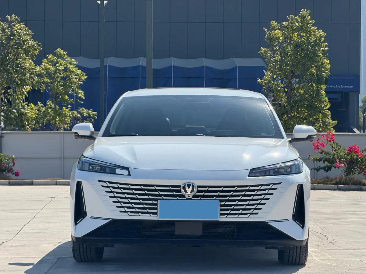 2023 ChangAn Lamore 1.5T 170HP L4 7DCT,autocango,china used car exporter,china ev exporter,chinese used car exporter,chinese used ev exporter