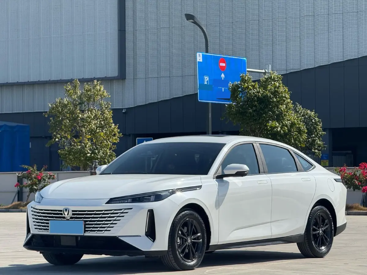 2023 ChangAn Lamore 1.5T 170HP L4 7DCT