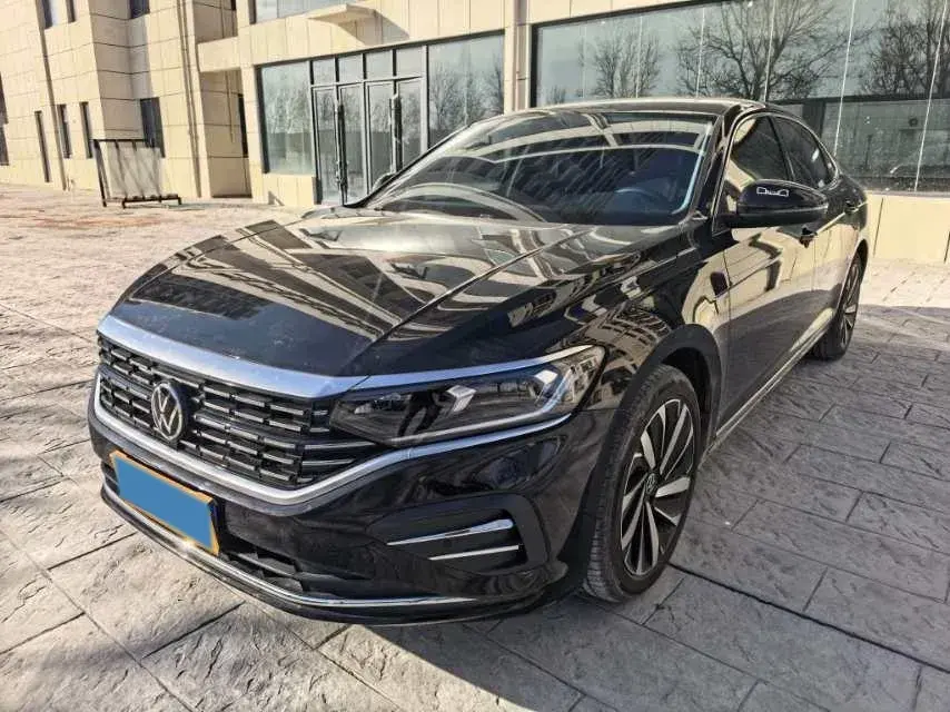 2024 Volkswagen Passat 2.0T 186HP L4 7DCT