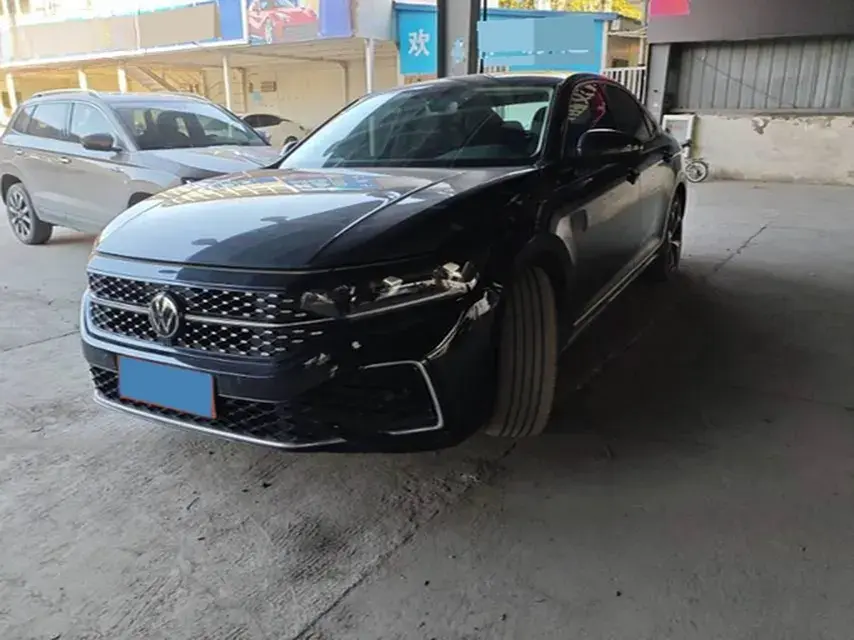 2023 Volkswagen Passat 2.0T 186HP L4 7DCT