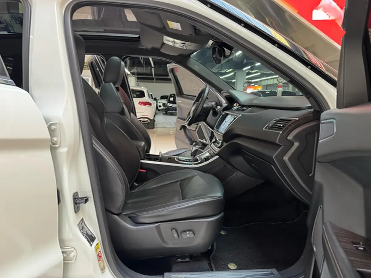 2018 Landwind X7 1.5T 163HP L4 8AT,autocango,china used car exporter,china ev exporter,chinese used car exporter,chinese used ev exporter