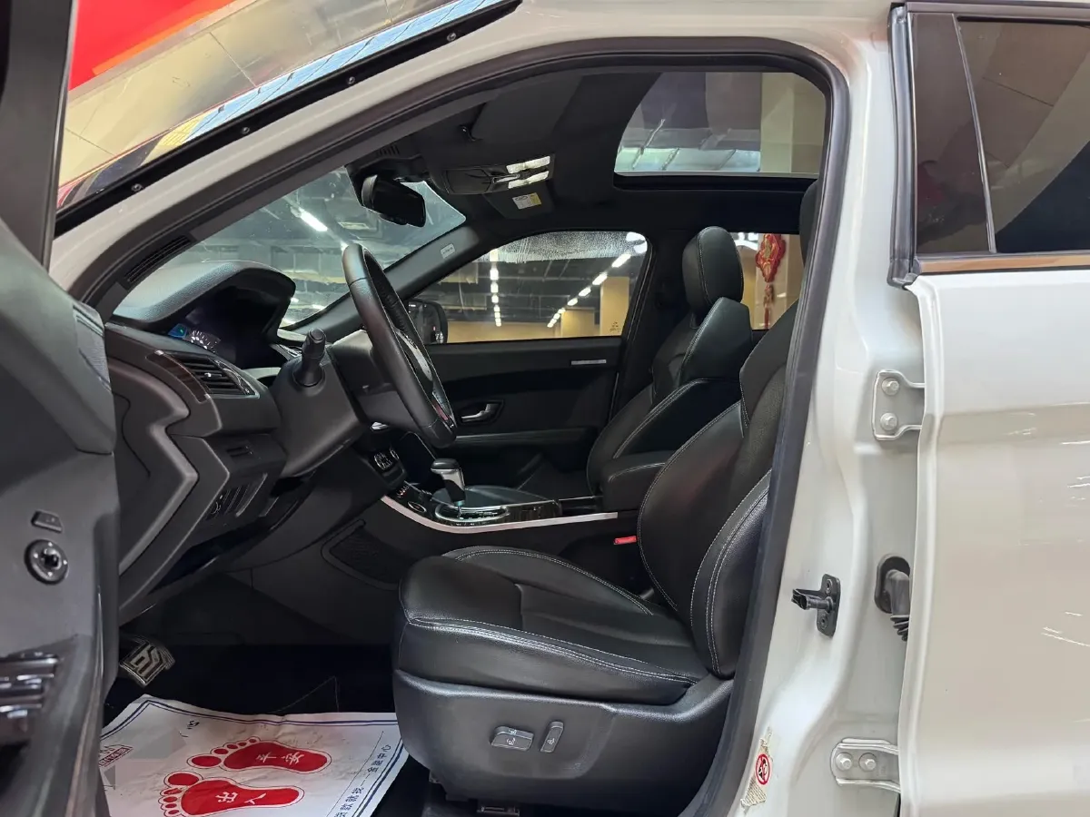 2018 Landwind X7 1.5T 163HP L4 8AT,autocango,china used car exporter,china ev exporter,chinese used car exporter,chinese used ev exporter