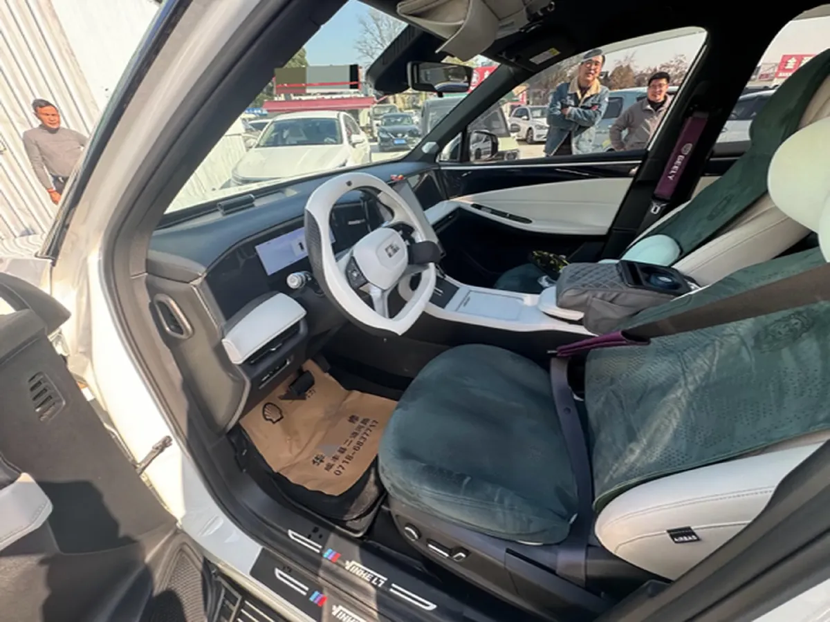 2023 Geely Galaxy L7 1.5T 163HP L4 3DHT PHEV 18.7KWH,autocango,china used car exporter,china ev exporter,chinese used car exporter,chinese used ev exporter