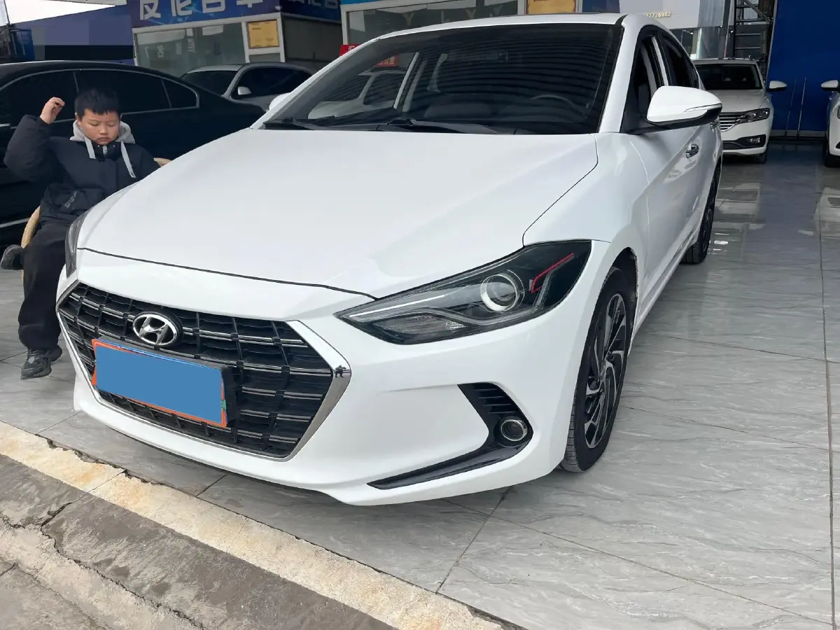 2019 Hyundai Elantra 1.5L 115HP L4 CVT