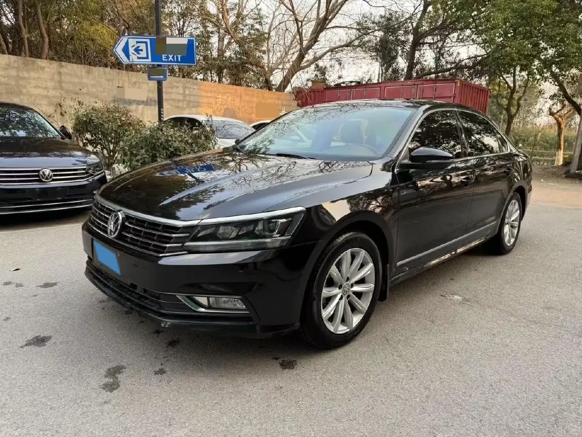 2017 Volkswagen Passat 1.8T 180HP L4 7DCT
