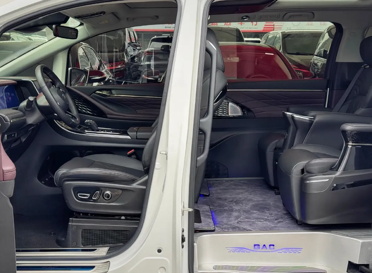 2024 GAC Trumpchi M8 2.0T 252HP L4 8AT,autocango,china used car exporter,china ev exporter,chinese used car exporter,chinese used ev exporter