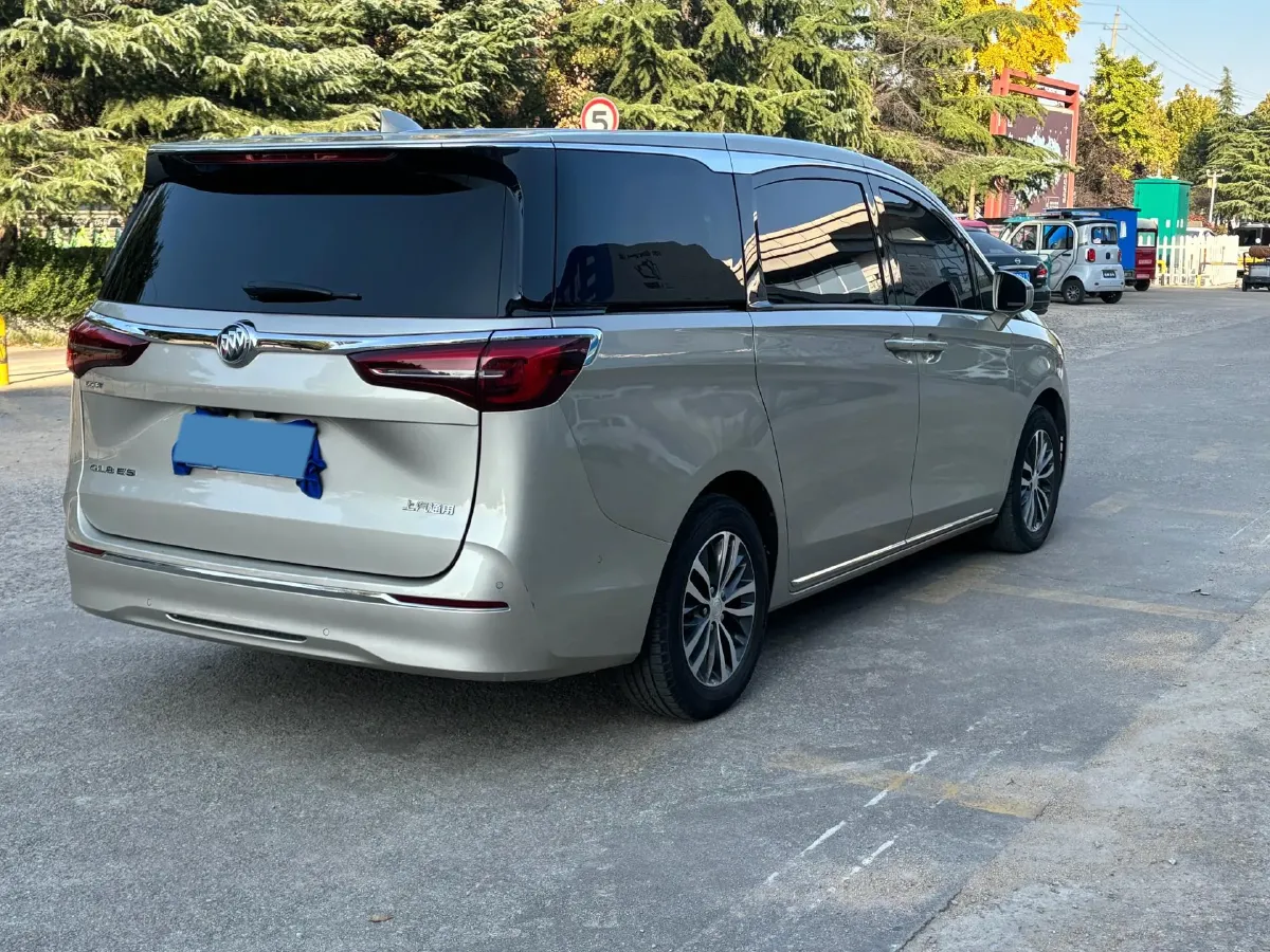 2023 Buick GL8 2.0T 237HP L4 9AT,autocango,china used car exporter,china ev exporter,chinese used car exporter,chinese used ev exporter