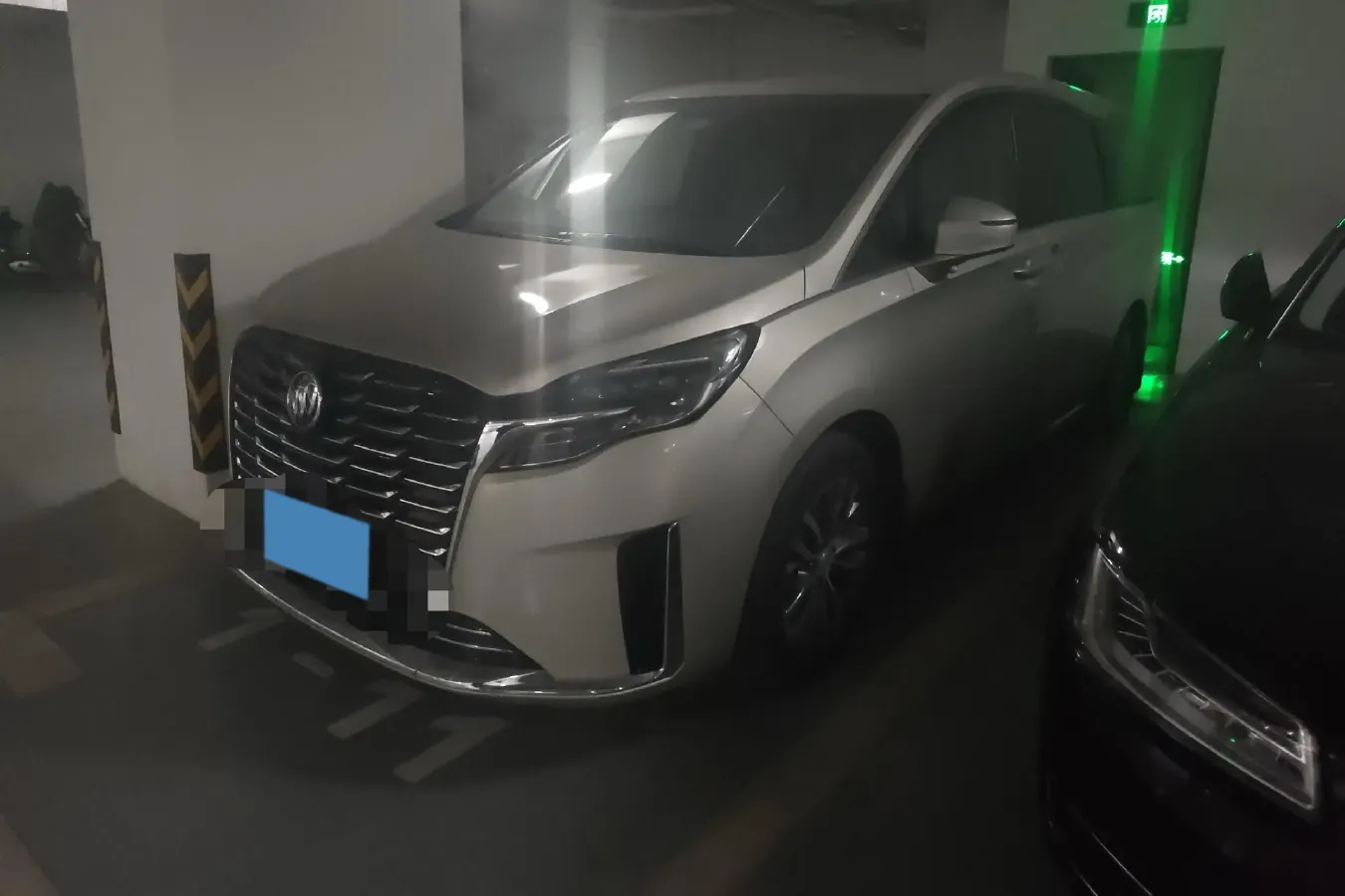 2022 Buick GL8 2.0T 237HP L4 9AT,autocango,china used car exporter,china ev exporter,chinese used car exporter,chinese used ev exporter