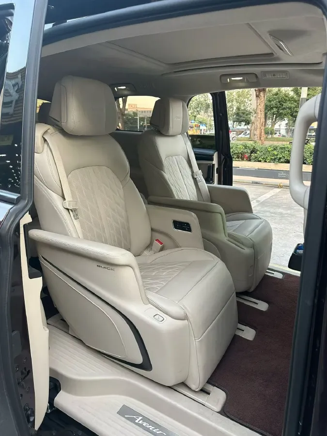 2022 Buick GL8 2.0T 237HP L4 9AT,autocango,china used car exporter,china ev exporter,chinese used car exporter,chinese used ev exporter