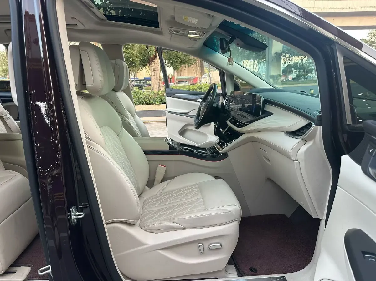 2022 Buick GL8 2.0T 237HP L4 9AT,autocango,china used car exporter,china ev exporter,chinese used car exporter,chinese used ev exporter