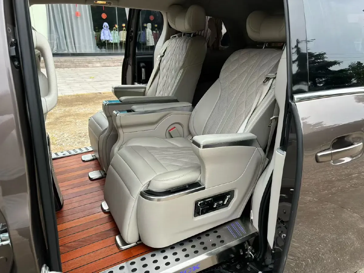 2021 Buick GL8 2.0T 237HP L4 9AT,autocango,china used car exporter,china ev exporter,chinese used car exporter,chinese used ev exporter