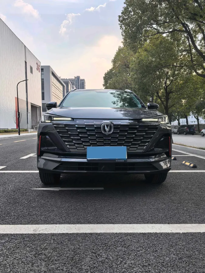 2022 ChangAn Oshan X7 Plus 1.5T 188HP L4 7DCT,autocango,china used car exporter,china ev exporter,chinese used car exporter,chinese used ev exporter