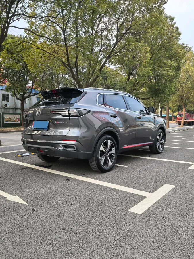 2022 ChangAn Oshan X7 Plus 1.5T 188HP L4 7DCT,autocango,china used car exporter,china ev exporter,chinese used car exporter,chinese used ev exporter