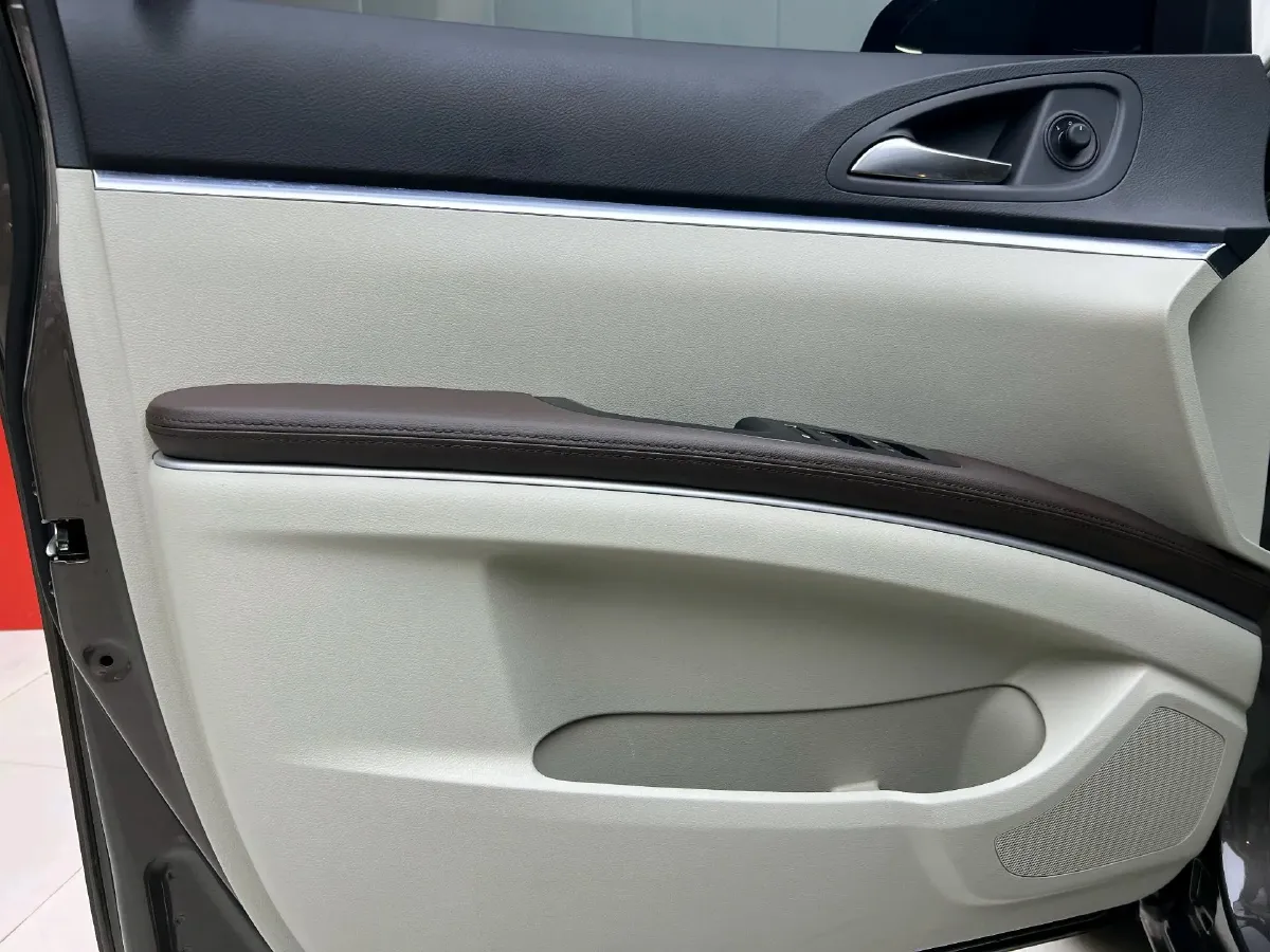 2021 Buick GL8 2.0T 237HP L4 9AT,autocango,china used car exporter,china ev exporter,chinese used car exporter,chinese used ev exporter