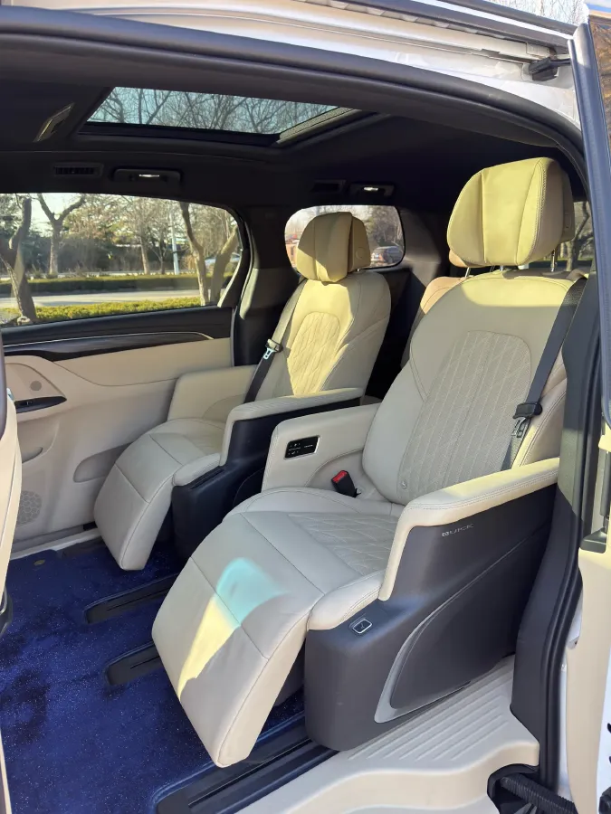 2022 Buick GL8 2.0T 237HP L4 9AT,autocango,china used car exporter,china ev exporter,chinese used car exporter,chinese used ev exporter