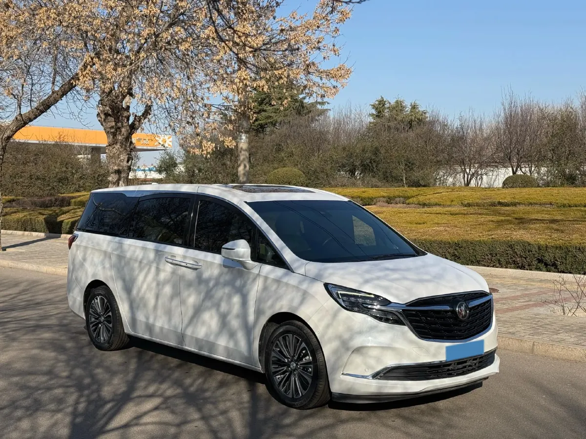 2022 Buick GL8 2.0T 237HP L4 9AT,autocango,china used car exporter,china ev exporter,chinese used car exporter,chinese used ev exporter