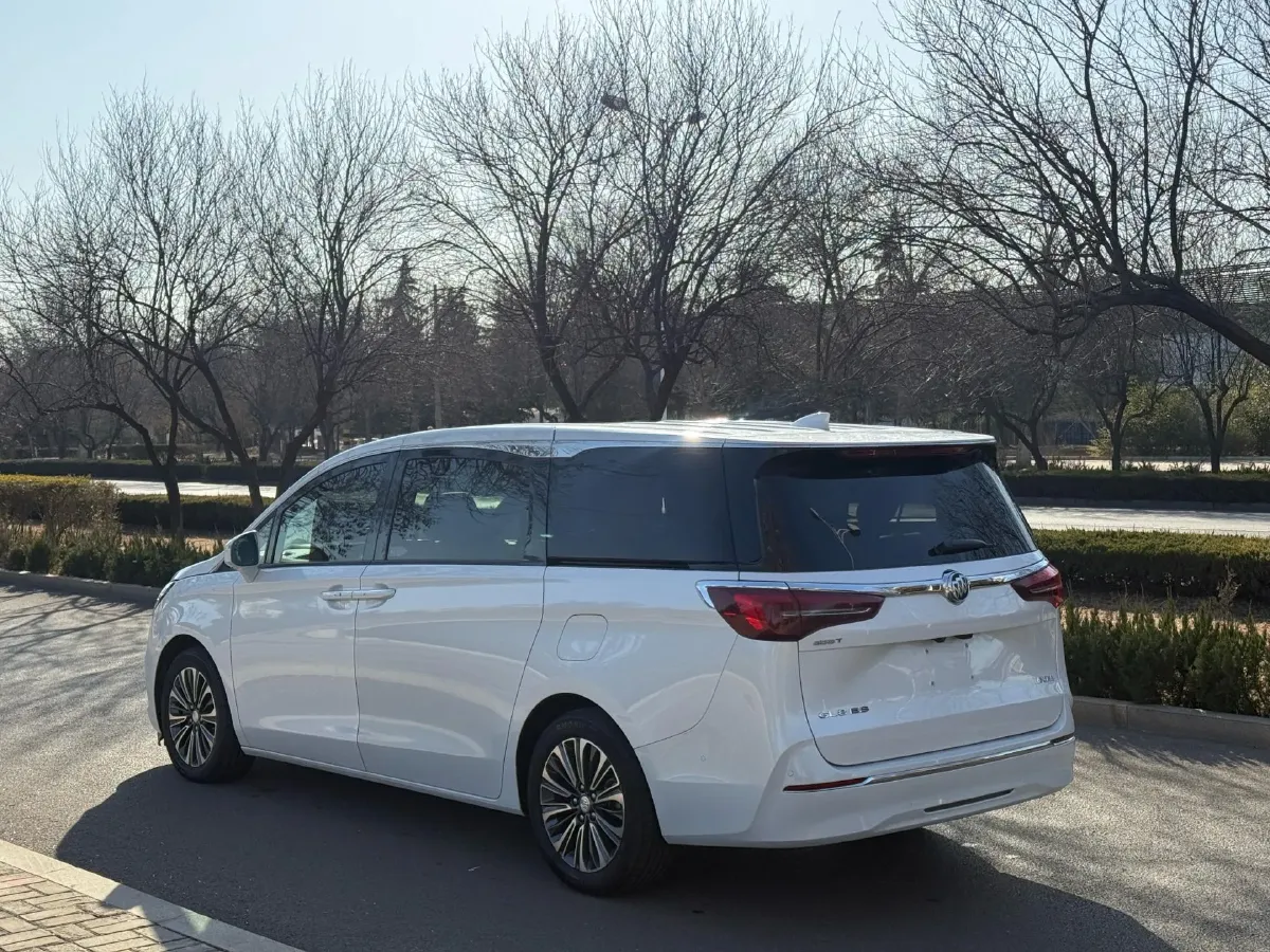 2022 Buick GL8 2.0T 237HP L4 9AT,autocango,china used car exporter,china ev exporter,chinese used car exporter,chinese used ev exporter