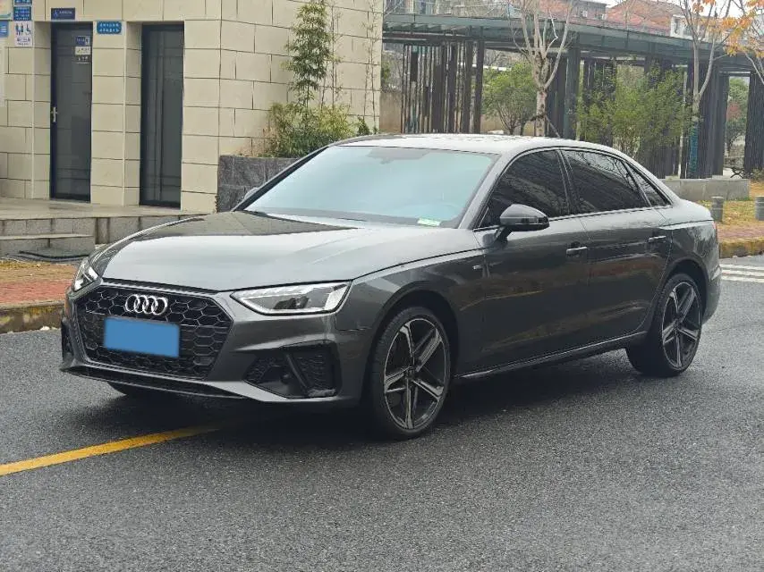 2025 Audi A4L 2.0T 190HP L4 7DCT