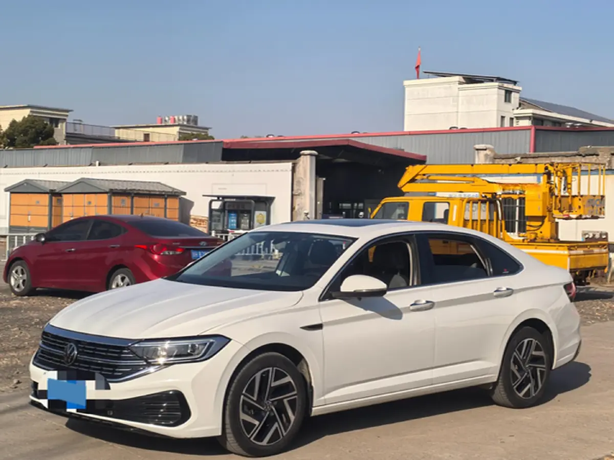 2023 Volkswagen Sagitar 1.5T 160HP L4 7DCT