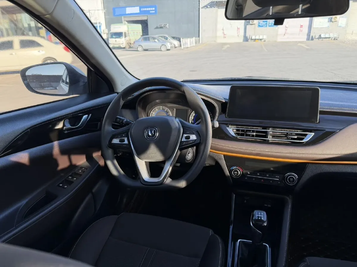 2019 ChangAn Eado DT 1.6L 125HP L4 5MT,autocango,china used car exporter,china ev exporter,chinese used car exporter,chinese used ev exporter