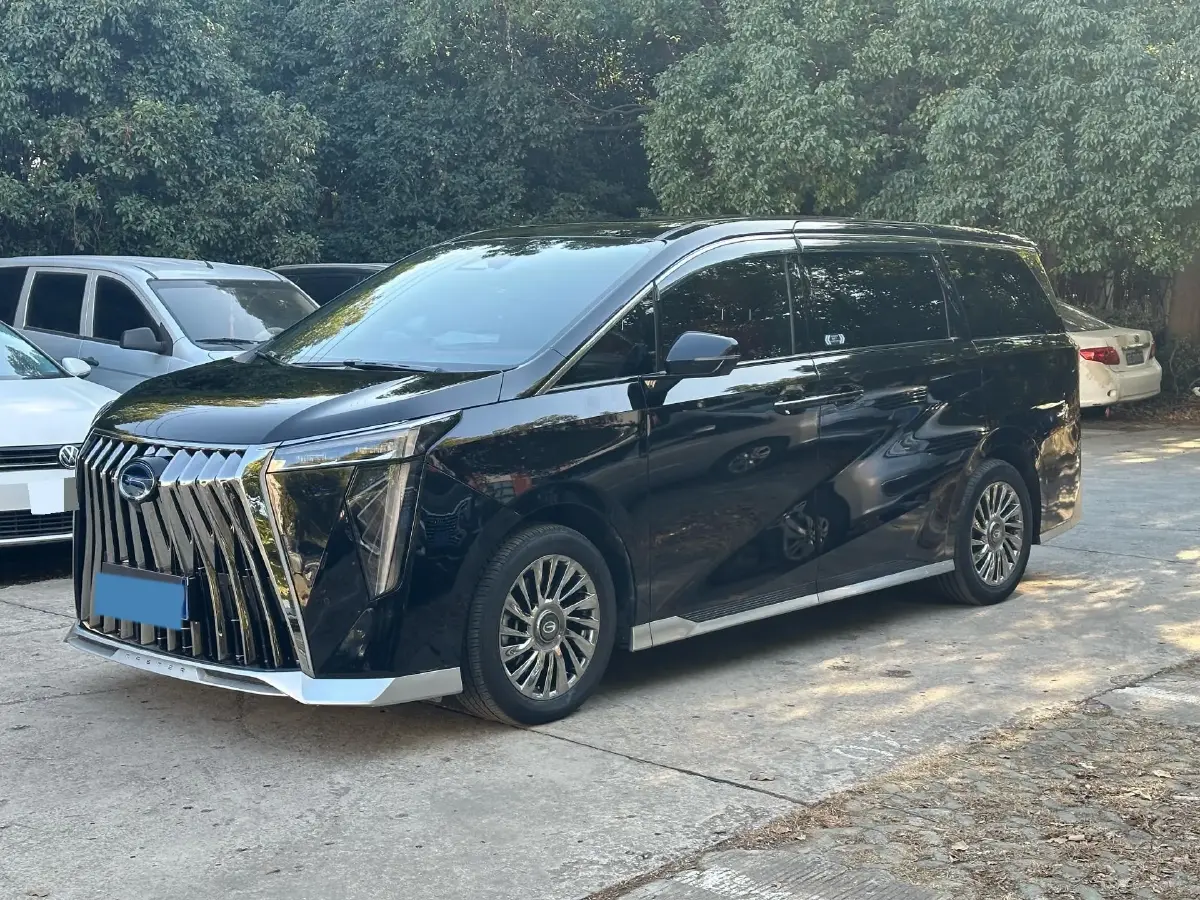 2023 GAC Trumpchi M8 2.0T 190HP L4 E-CVT Hybrid