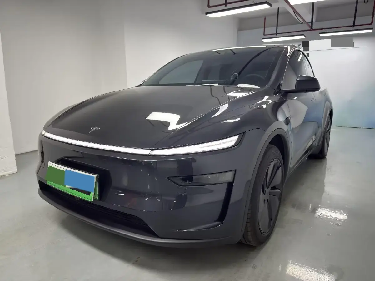 2025 Tesla Model Y BEV 62.5KWH