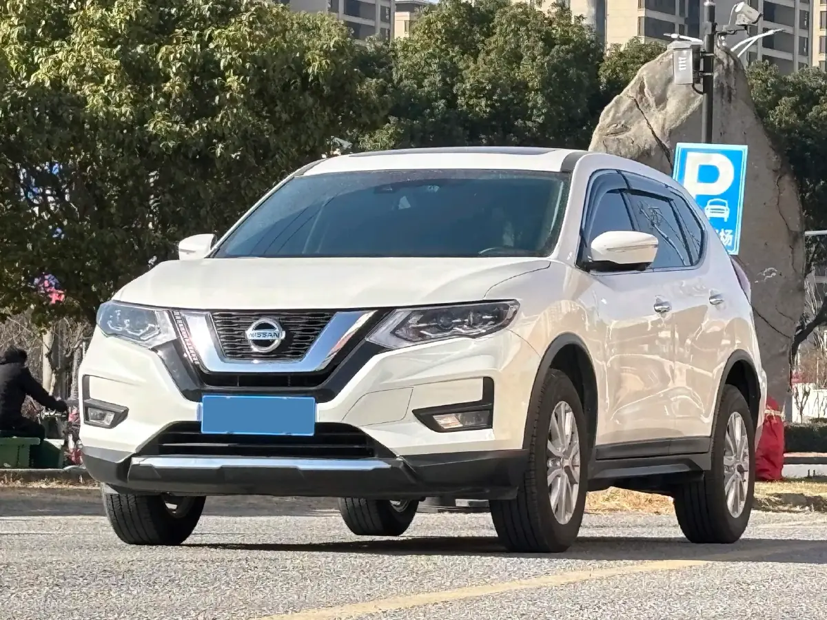 2021 Nissan X-Trail 2.0L 151HP L4 CVT